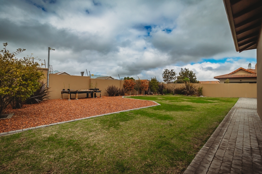 4 Bedroom Property for Sale in Earls Court Lifestyle Estate Western Cape